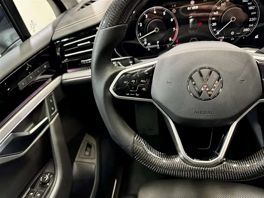Volkswagen Touareg 2022 3.0TSI Rui Xiang Edition Gloss Black Sport Package фото 24