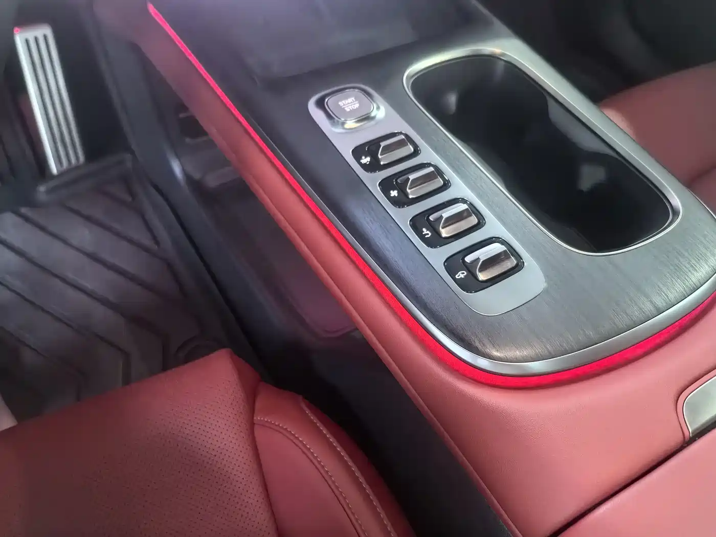 Xiaomi Auto Xiaomi SU7 2024 AWD Extended Range Advanced Smart Driving Max Edition фото 6