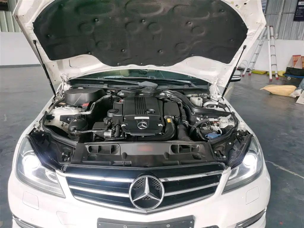 Mercedes-Benz C-Class 2013 C 260 Fashion Grand Edition фото 16