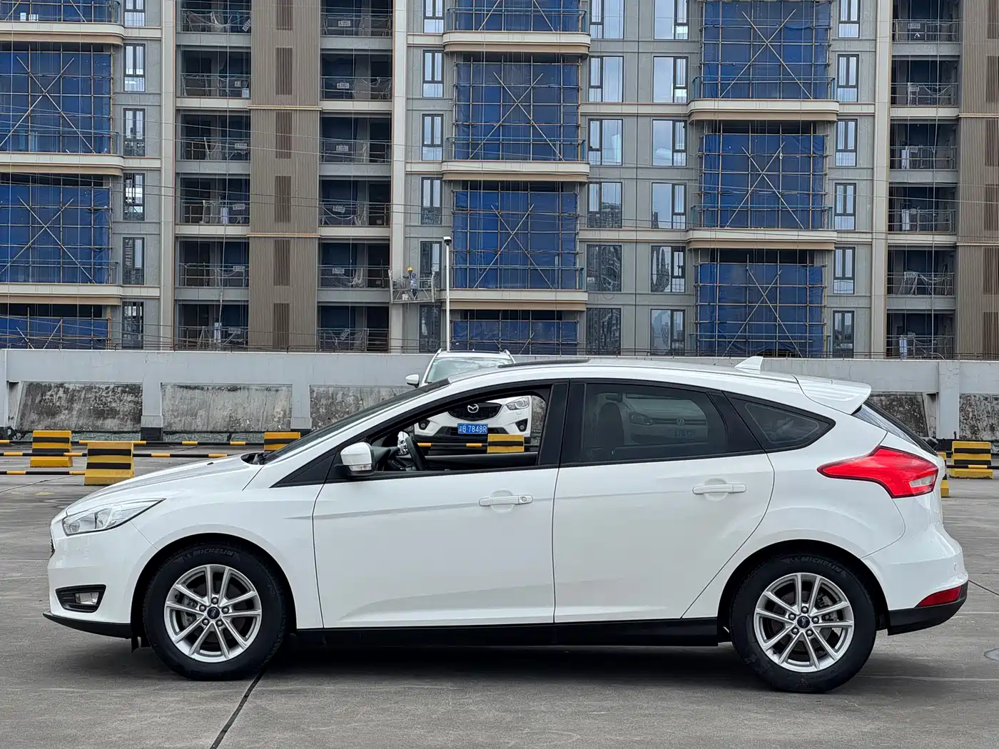 FORD FOX