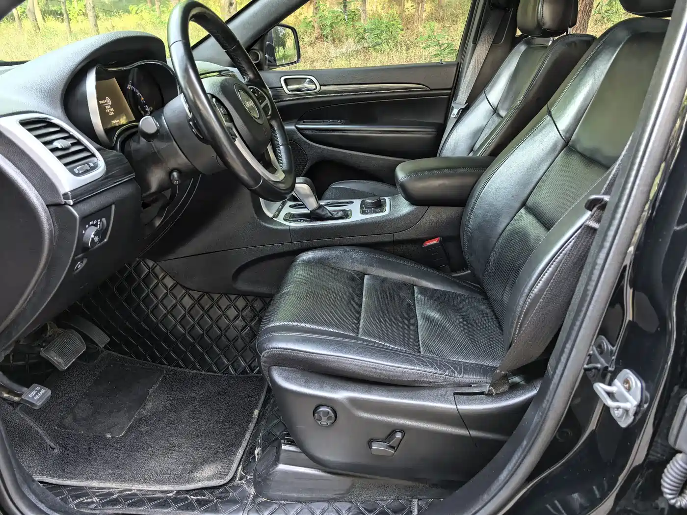 JEEP GRAND CHEROKEE (IMPORTED)