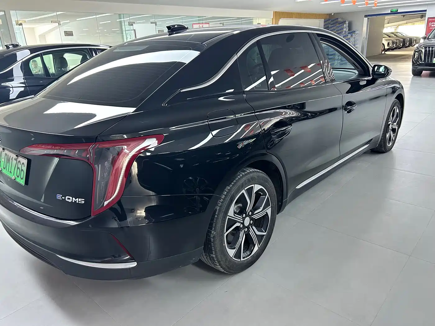 Hongqi E-QM5 2022 431km Charging Enjoyment Edition фото 5