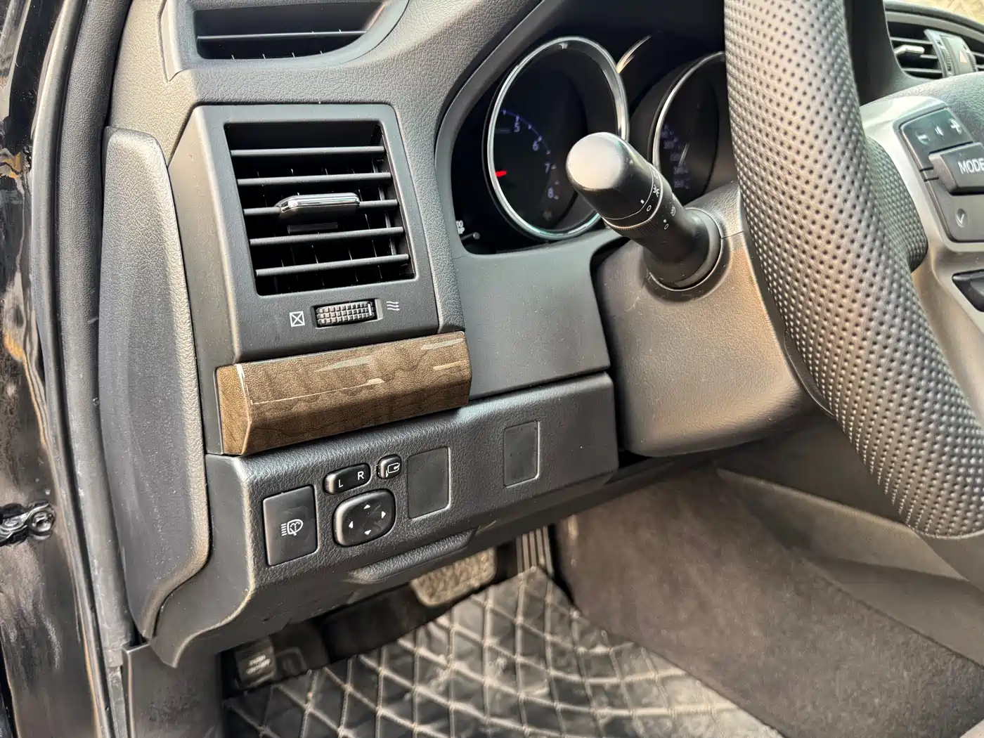 Toyota Reiz 2013 2.5V Premium Edition фото 11