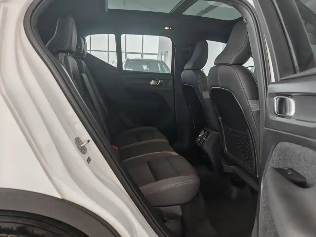 Volvo XC40 2024 2024 B3 Smart Elite Luxury Edition