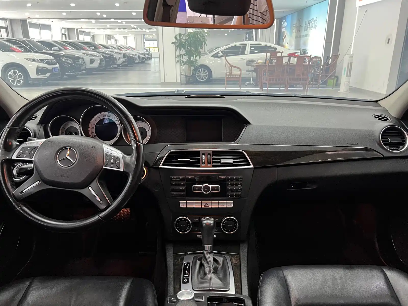 Фото 12 - Mercedes-Benz C-Class