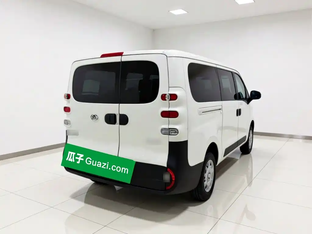 2025 Maxus Dana V1