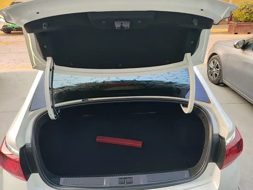 صورة 15 - Citroën C4 C-Quatre