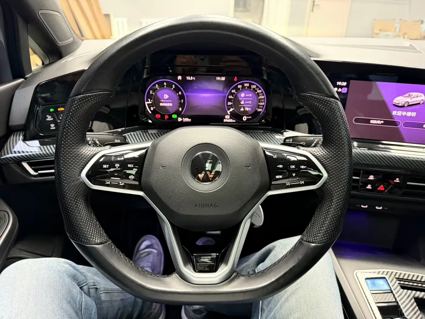 VOLKSWAGEN GOLF