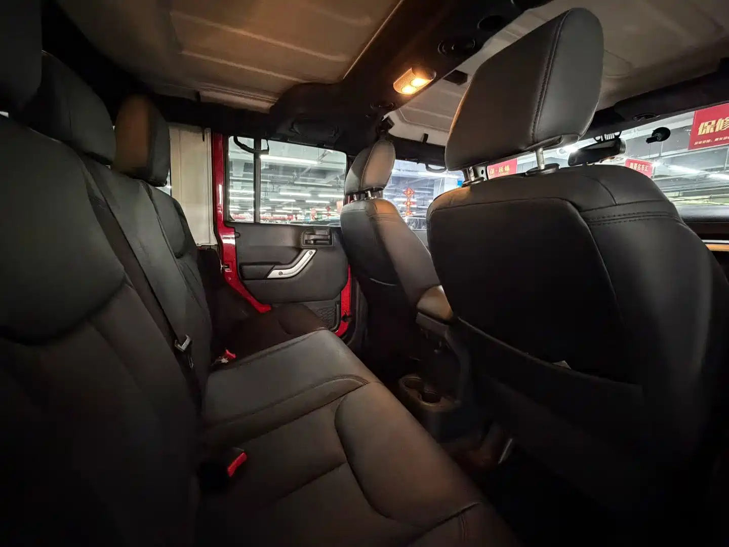 Photo 6 - Jeep Wrangler