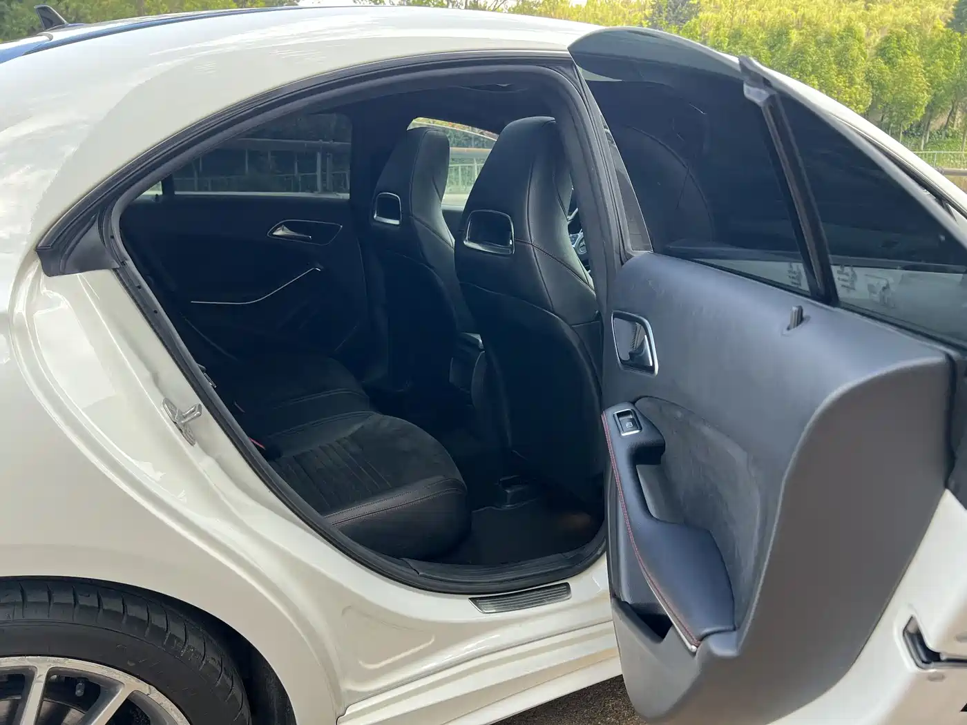 Mercedes-Benz CLA (Import) 2018 CLA 220 4MATIC фото 27