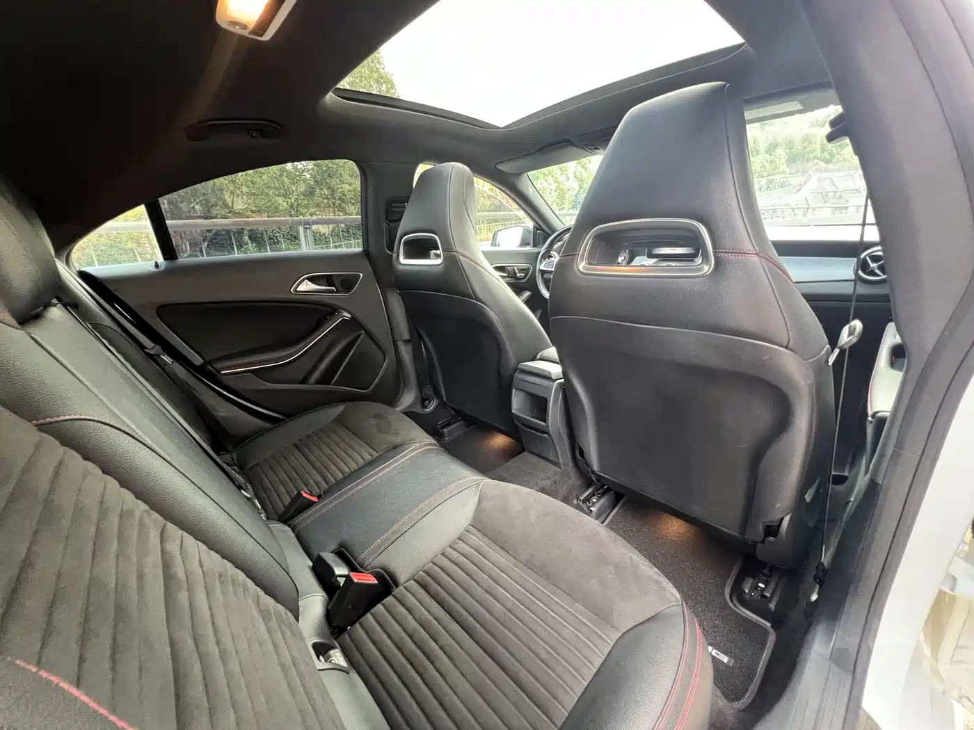 Mercedes-Benz CLA (Import) 2018 CLA 220 4MATIC фото 35