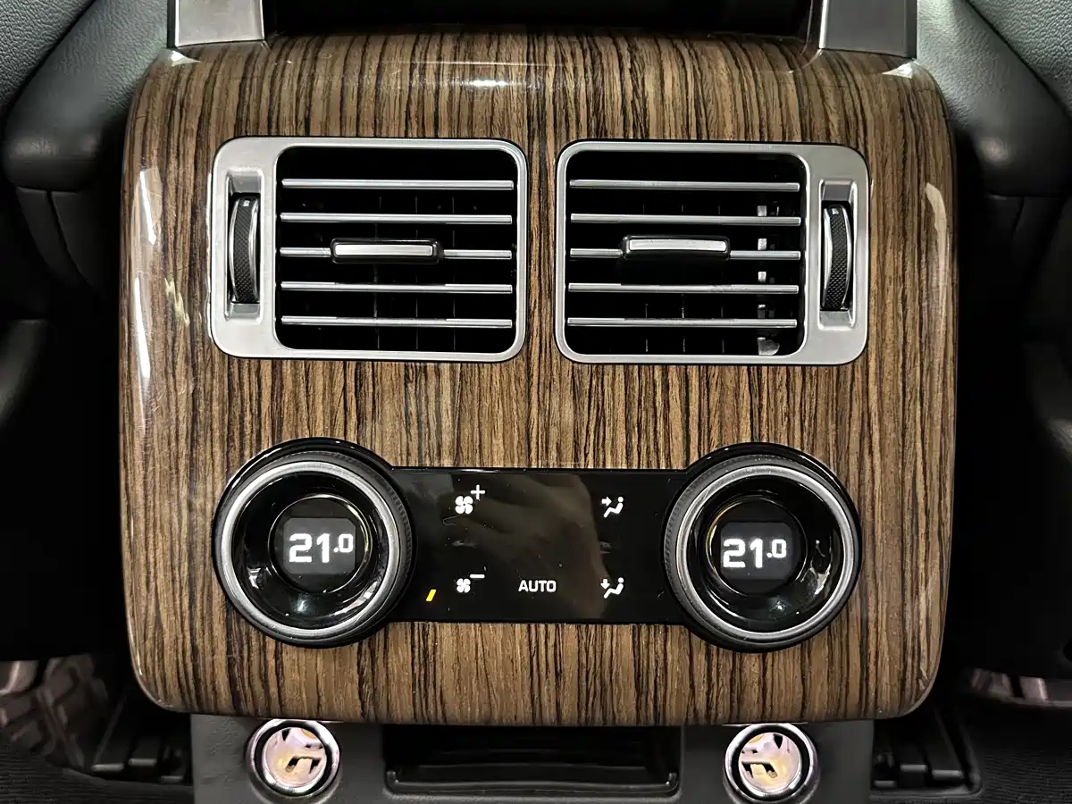 Land Rover Range Rover 2019 3.0 SC V6 Golden Age Edition фото 18
