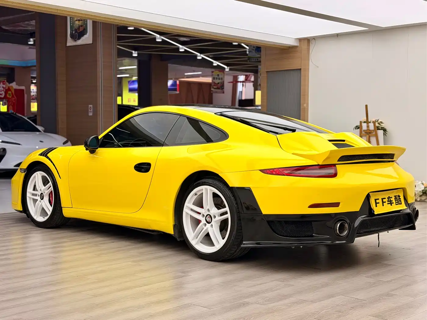 Porsche 911 2015 Carrera 3.4L Style Edition фото 9