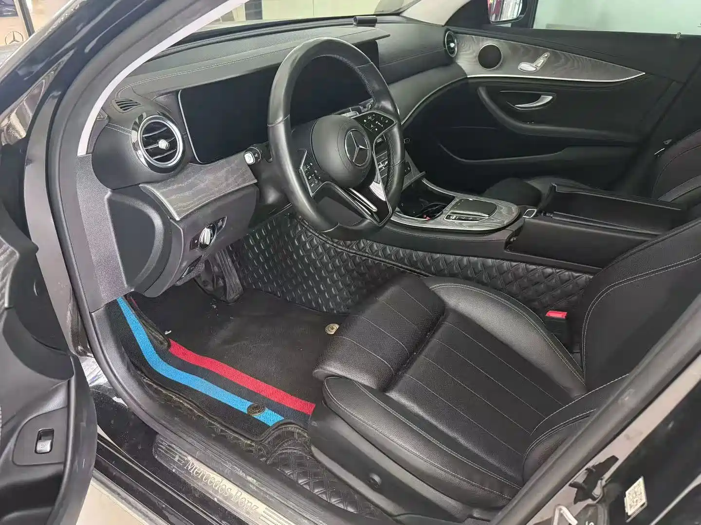 Фото 3 - Mercedes-Benz E-Class