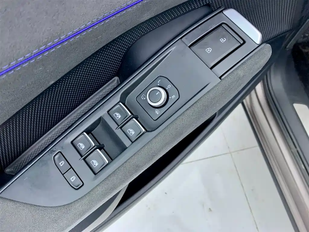 Volkswagen Teramont 2025 Teramont Pro 450TSI 4WD Summit Edition фото 30