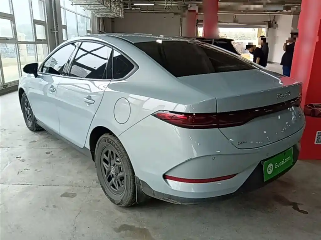 BYD Qin PLUS 2025 DM-i Smart Drive 55KM Leader фото 5