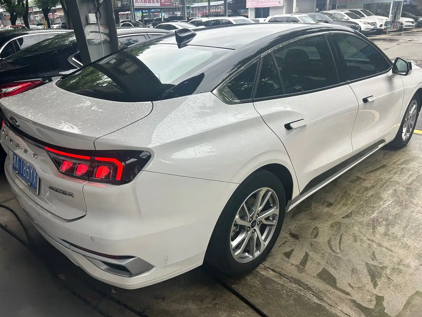 FORD MONDEO