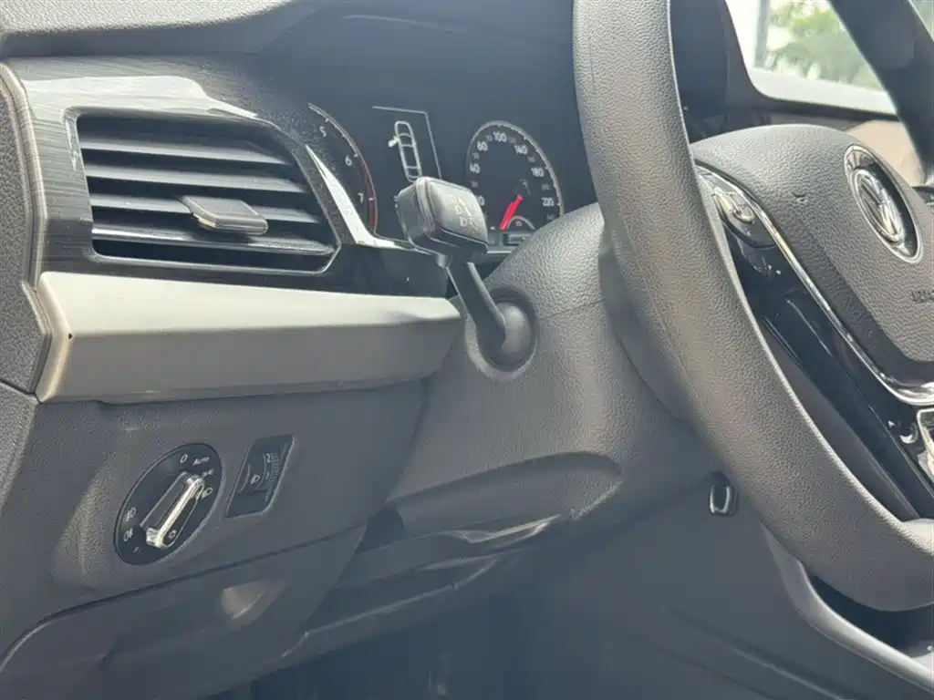 Volkswagen Lavida 2019 280TSI DSG Comfort Edition China VI фото 2