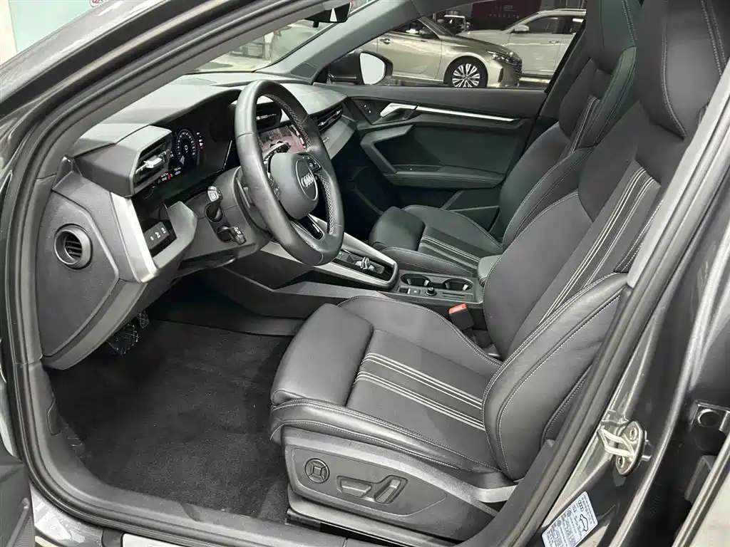 Audi A3 2023 Facelift Sportback 35 TFSI Fashion Sport фото 11