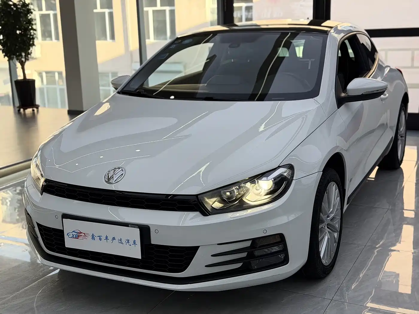 Volkswagen Scirocco 2016 2015 2.0TSI Luxury Edition