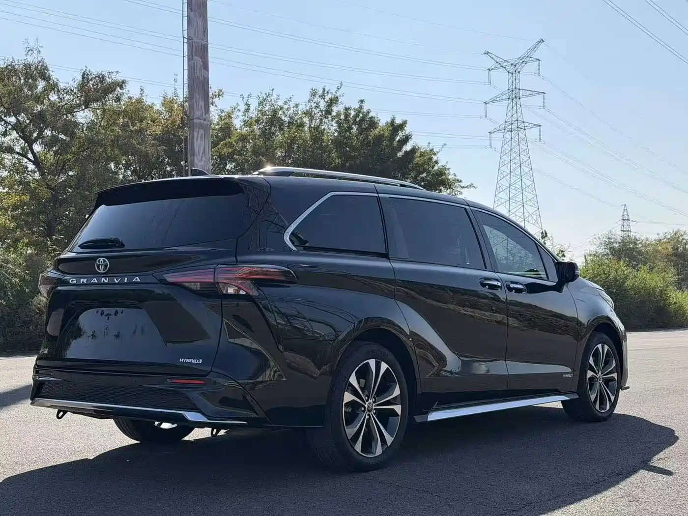 Toyota Granvia 2023 2.5L Hybrid Prestige PLUS Edition фото 4