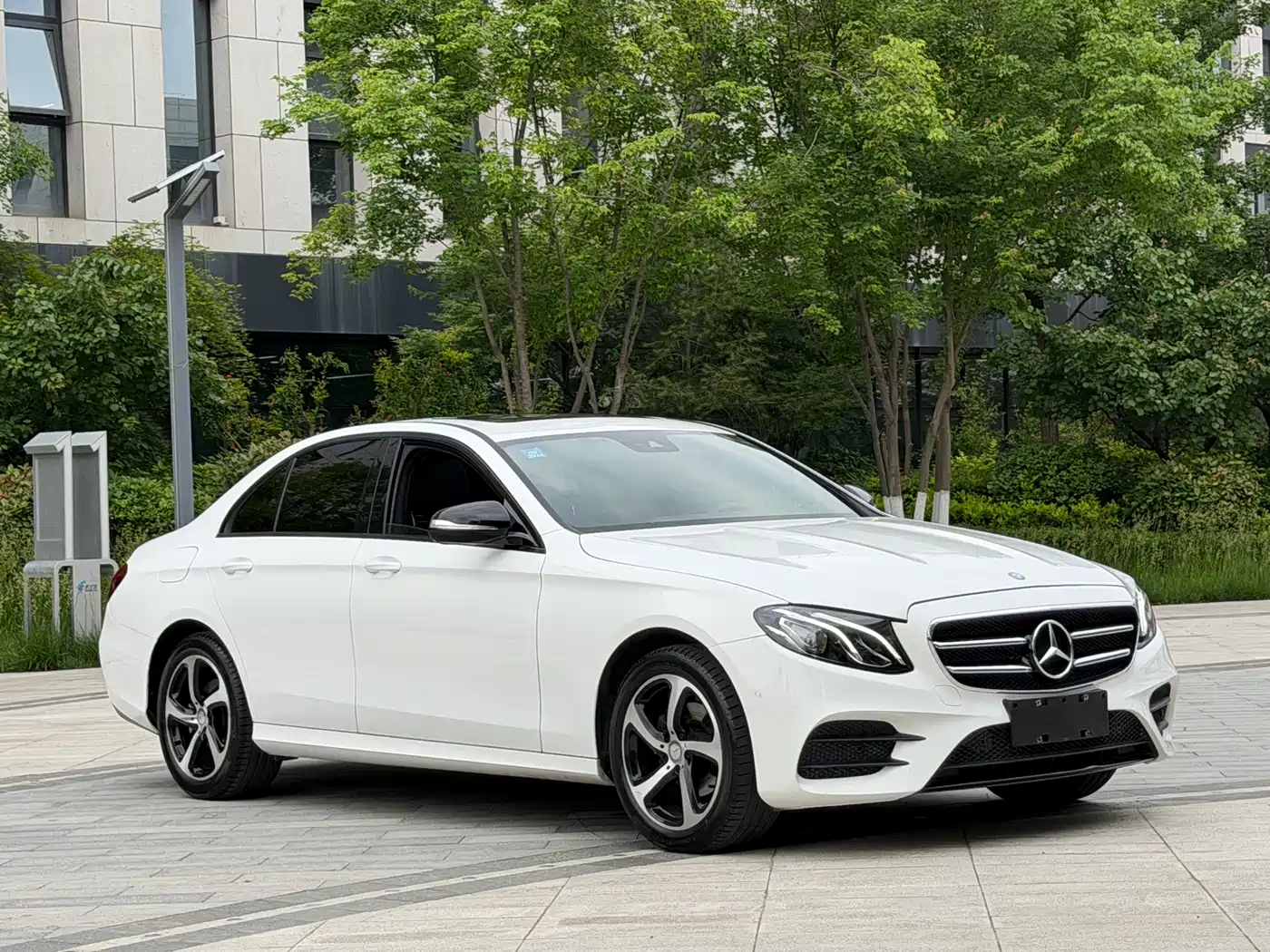 Mercedes-Benz E-Class 2017 E 200 Sport фото 3