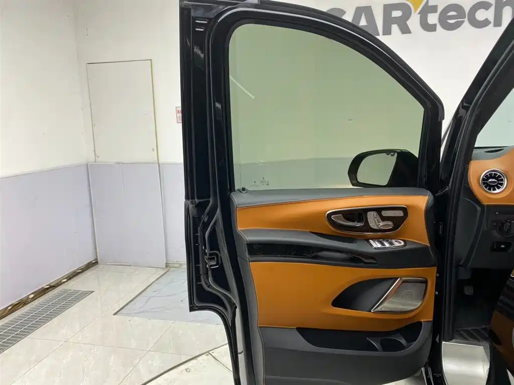 Mercedes-Benz Vito 2023 2.0T Business 7-Seater фото 17