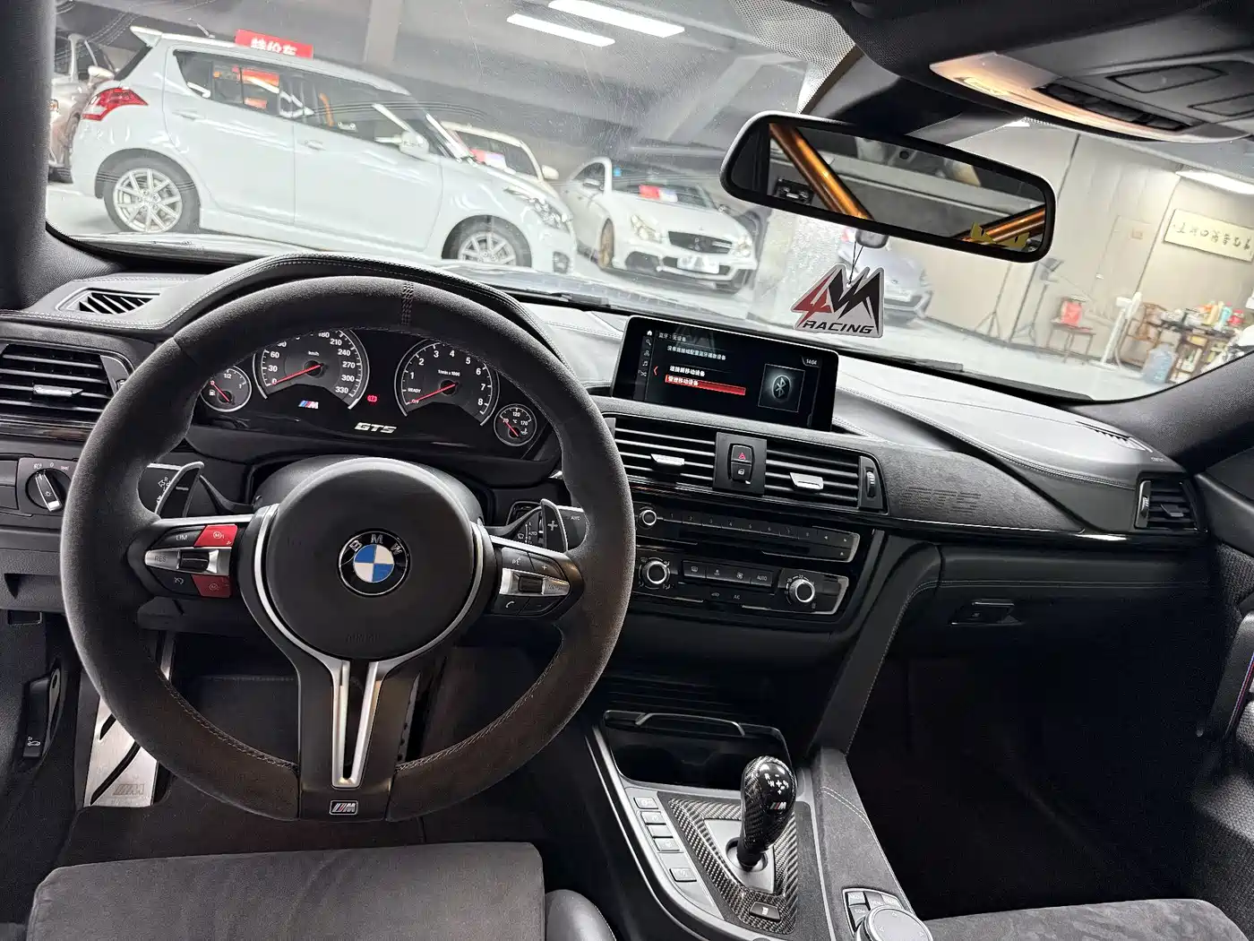 BMW M4 2016 M4 GTS фото 8