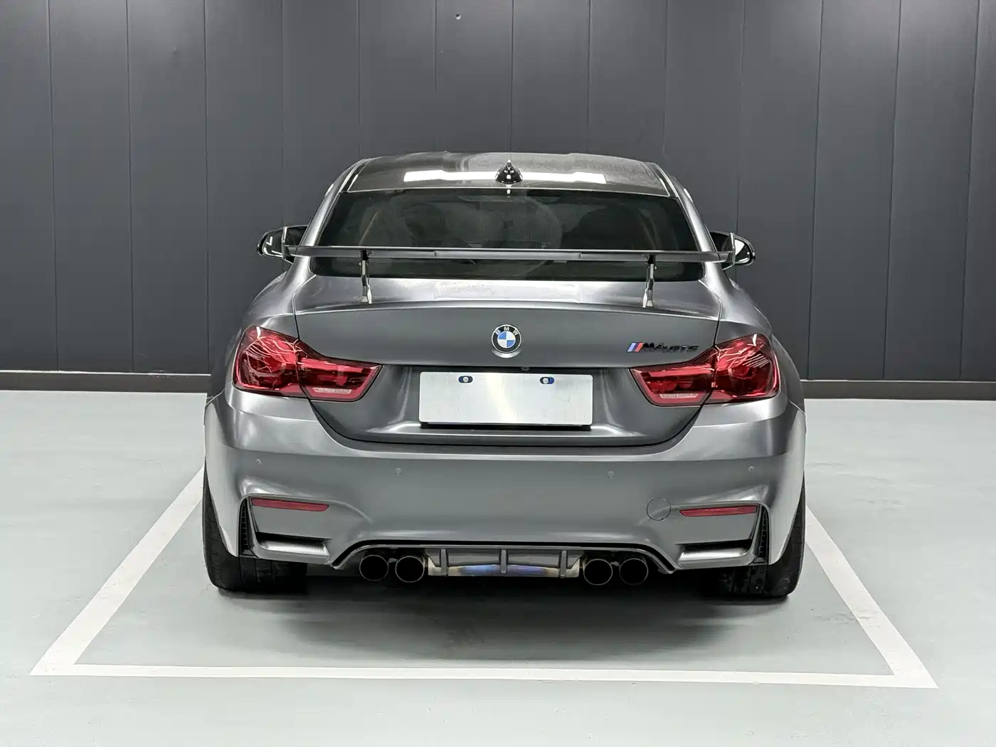 BMW M4 2016 M4 GTS фото 12