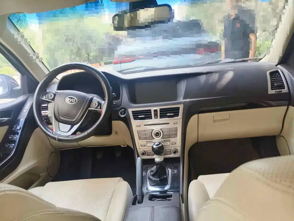BYD Surui 2014 2013 1.5TI Manual Premium