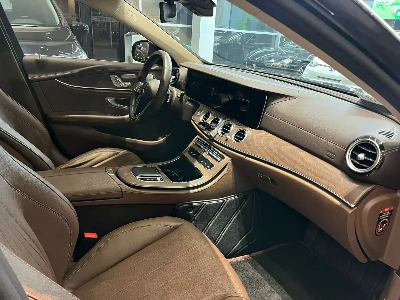 Mercedes-Benz E-Class 2021 E 300 L Luxury фото 7