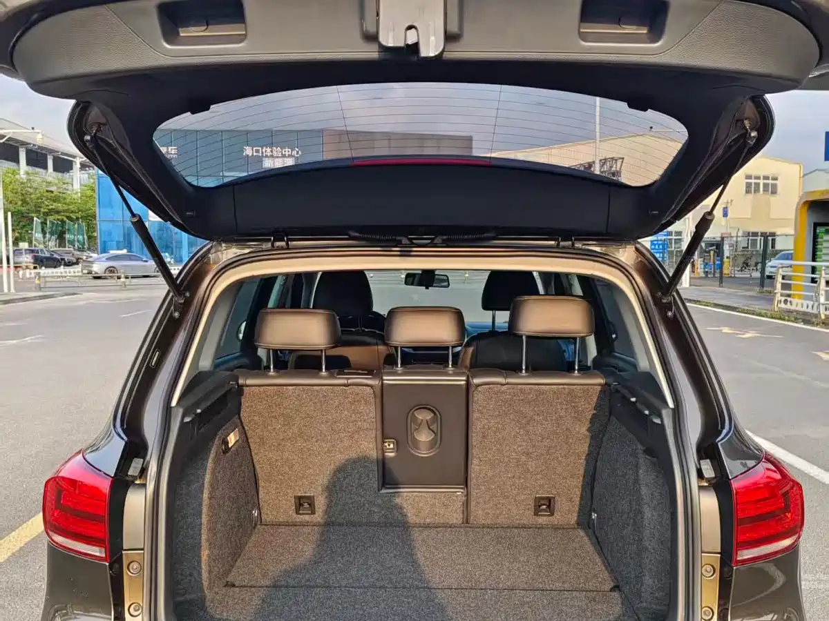 Volkswagen Tiguan 2016 Model 300TSI Automatic 2WD Comfort Edition фото 15