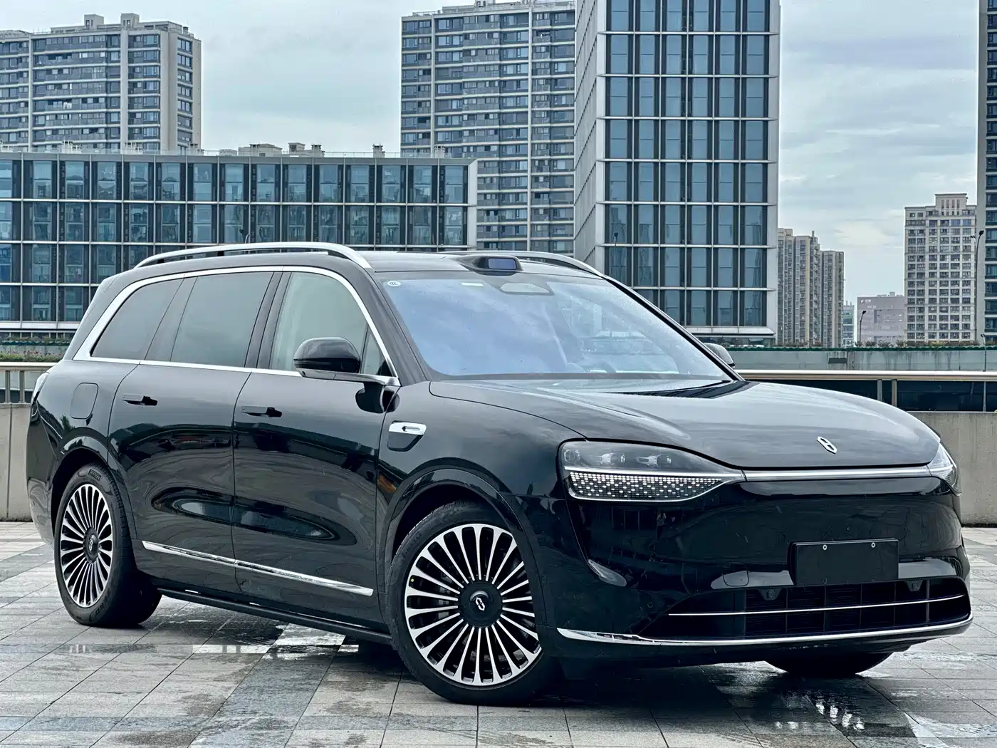 AITO Wenjie AITO M9 2025 Extended Range Ultra 52kWh 6-Seater фото 2