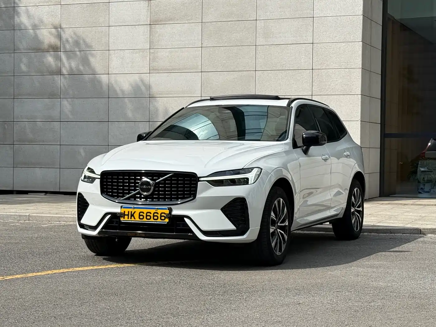 Photo 1 - Volvo XC60