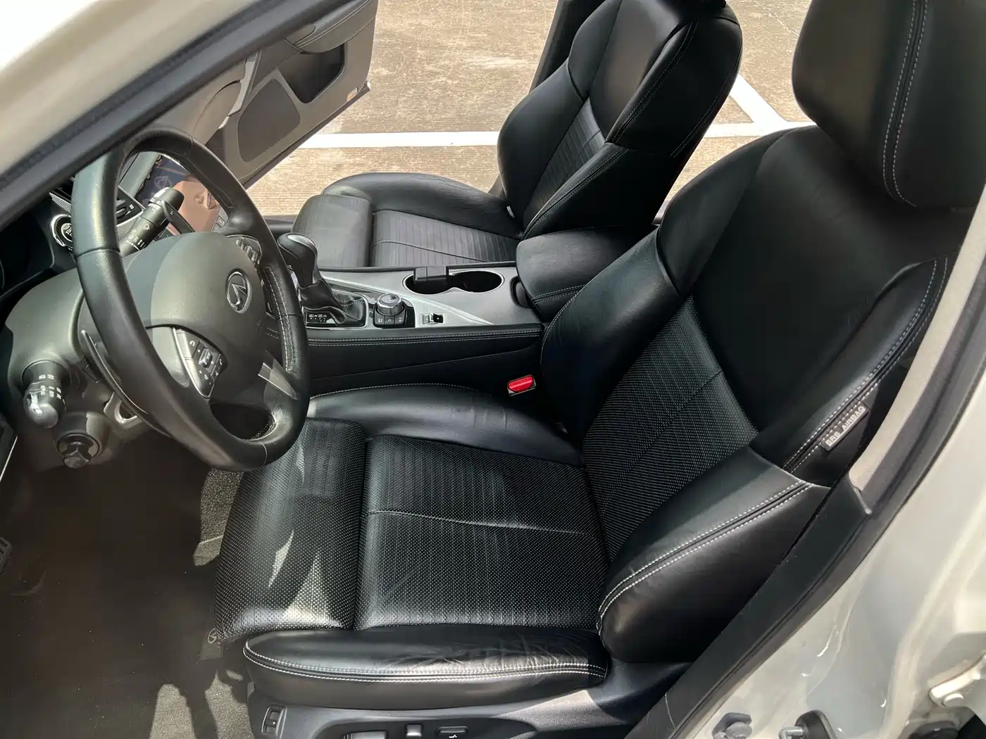 Photo 18 - Infiniti Q50