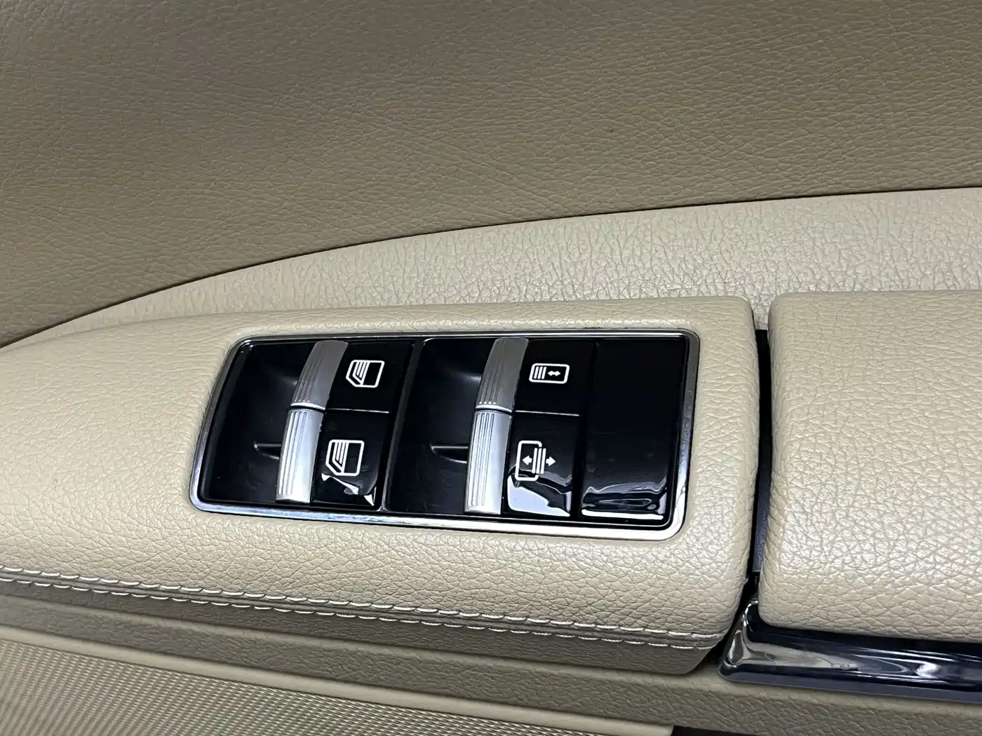 Mercedes-Benz S-Class 2010 S 300 L Business фото 9