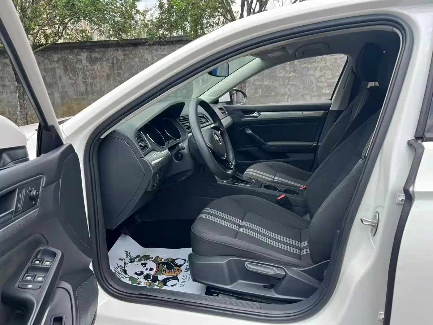 Volkswagen Lamando 2017 230TSI DSG Trend Edition фото 4