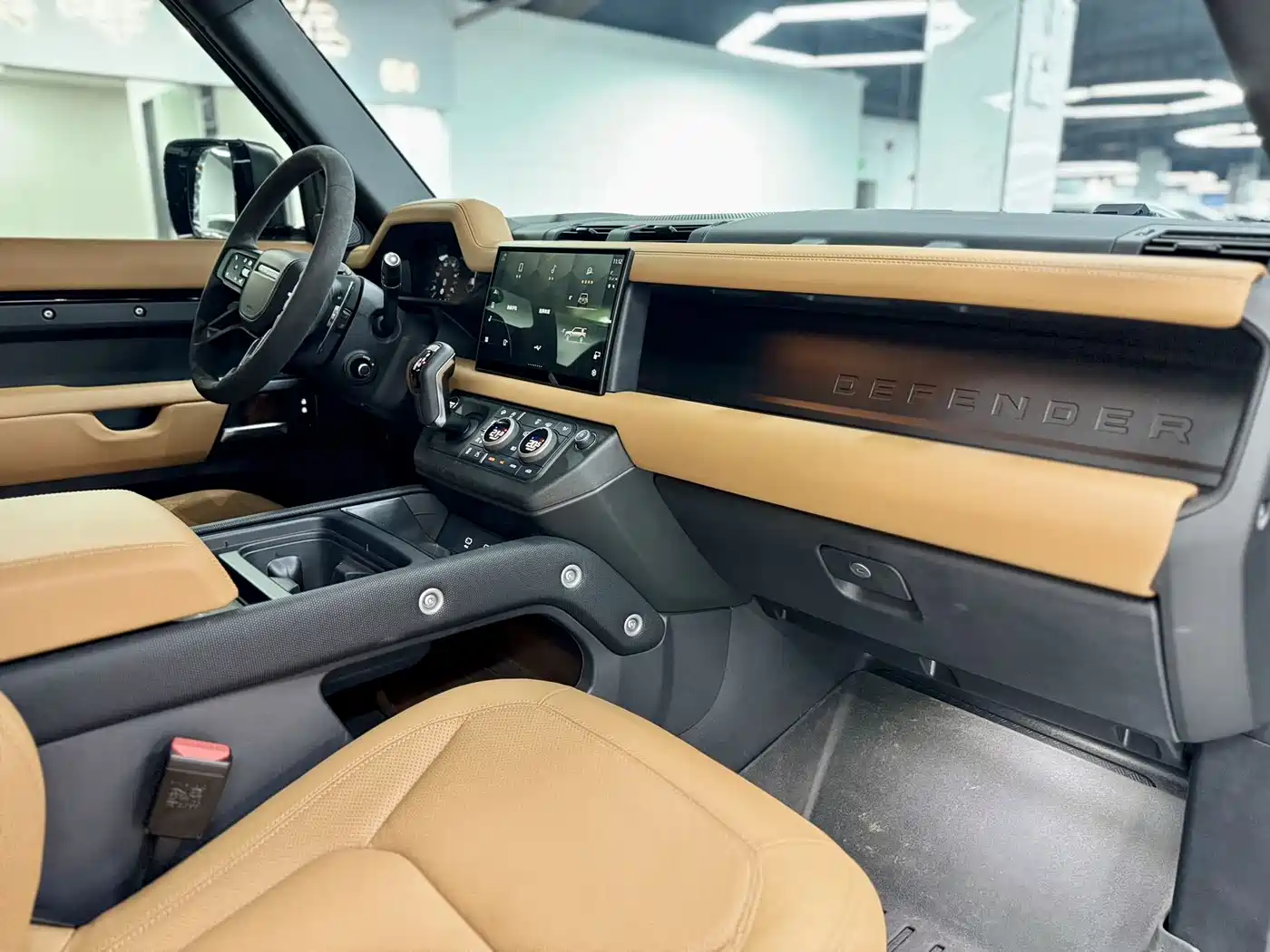 Land Rover Defender 2025 110 5.0T V8 фото 14