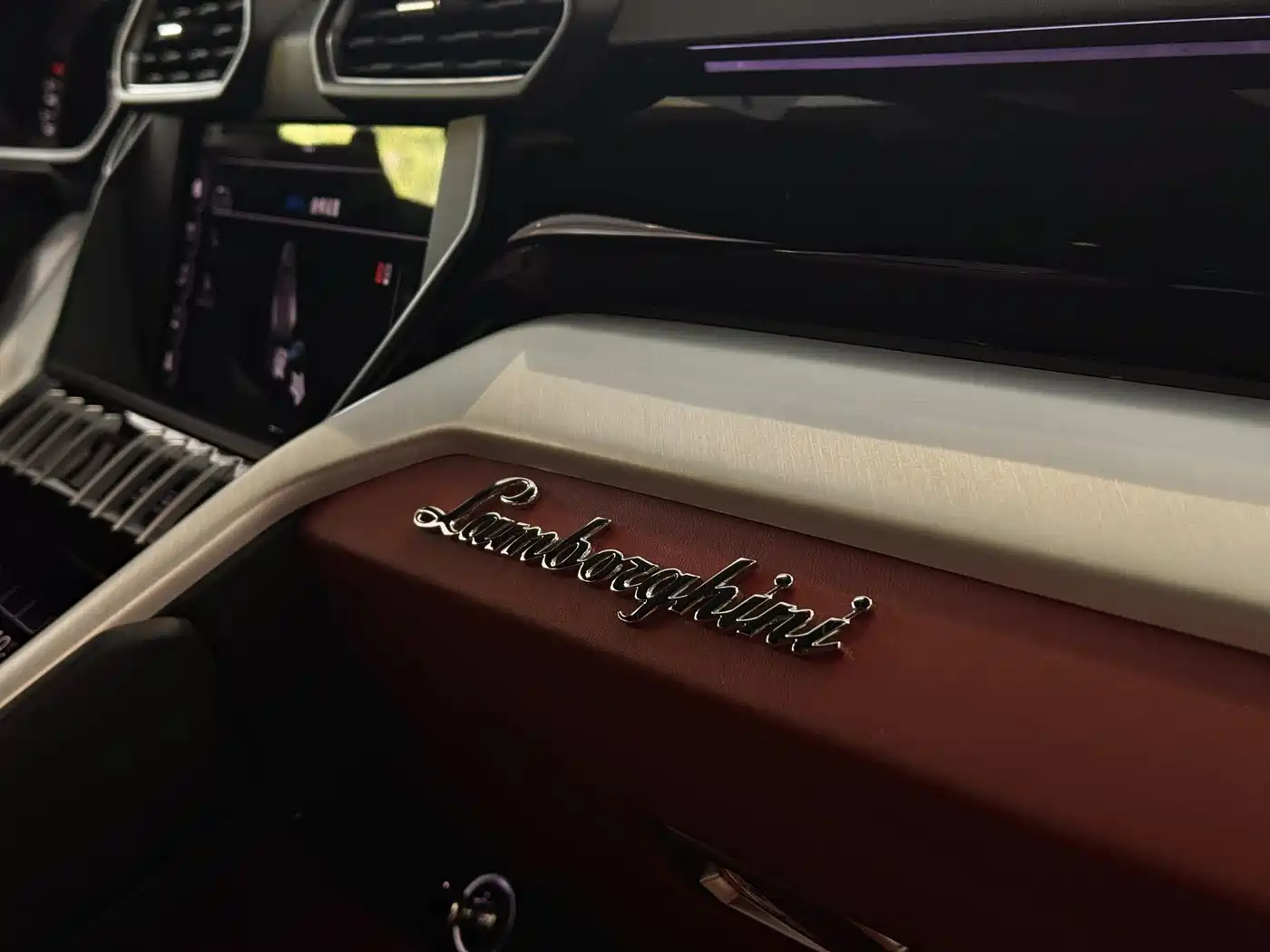Lamborghini Urus 2018 4.0T V8 фото 13