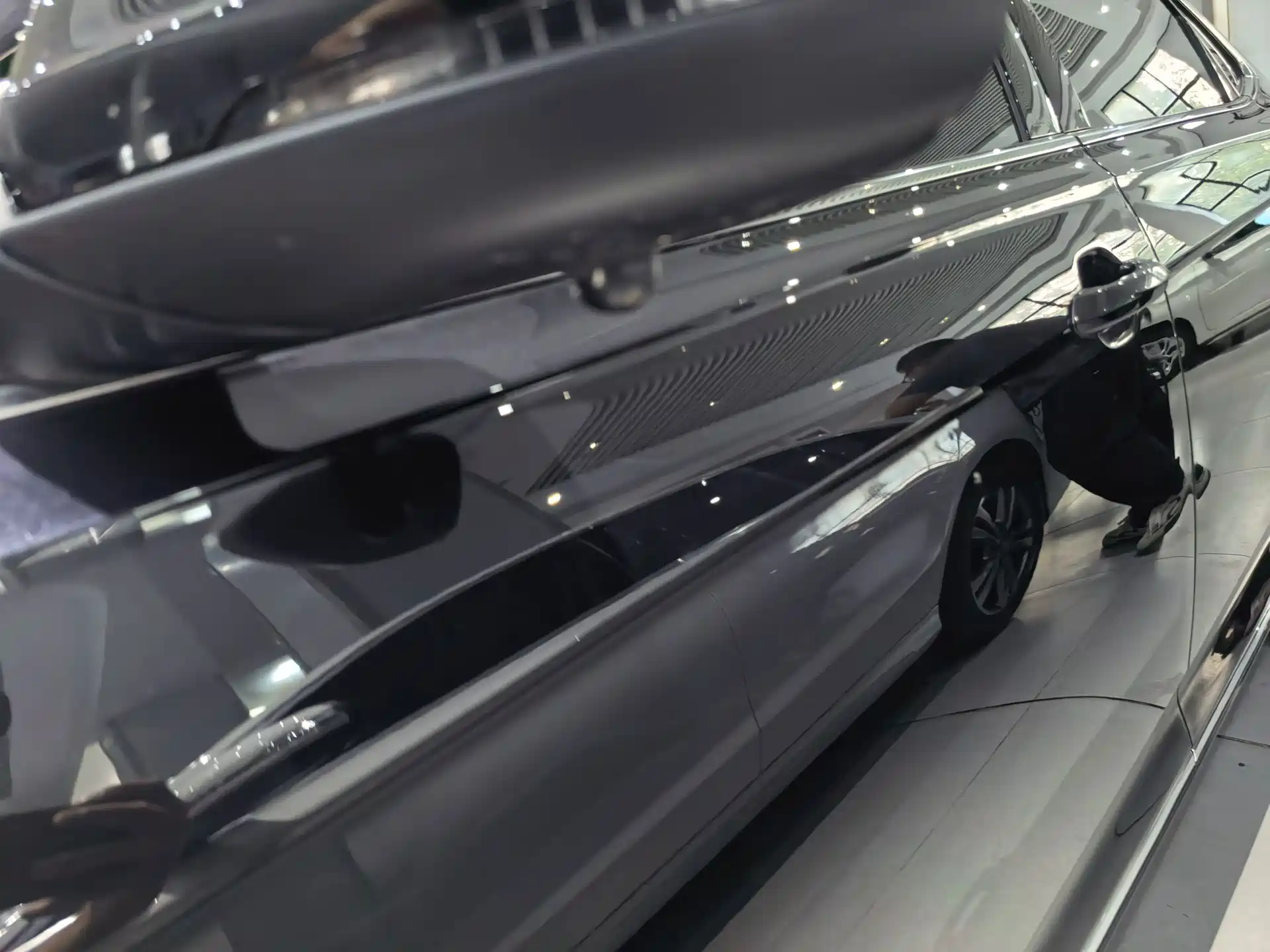 صورة 5 - Volkswagen Passat