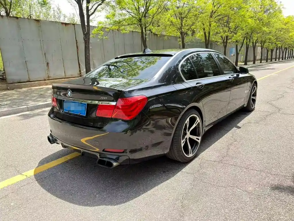 BMW 7 Series 2011 740Li Steinway Limited Edition фото 10