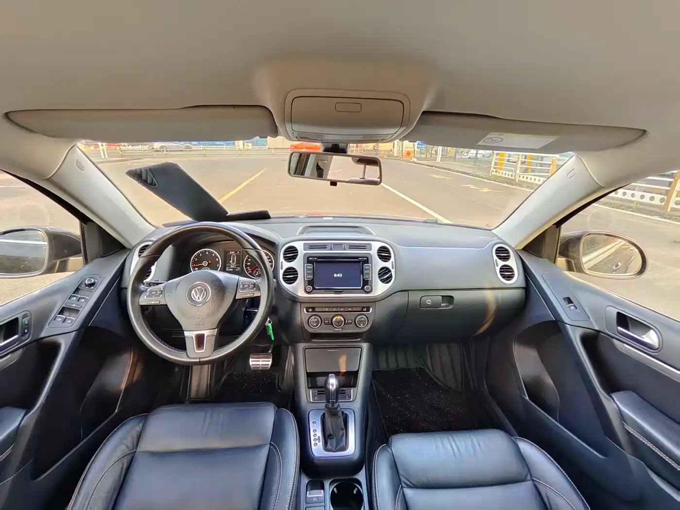 Volkswagen Tiguan 2016 Model 300TSI Automatic 2WD Comfort Edition фото 5