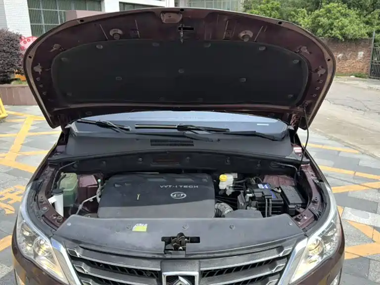 Baojun 560 2017 2016 1.8L Manual Luxury