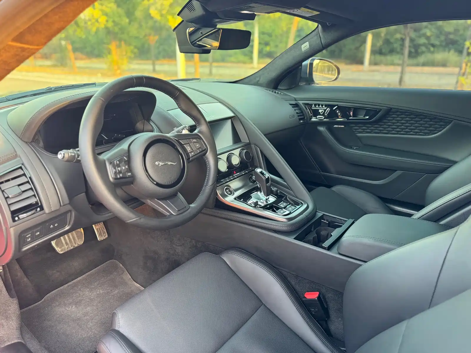 Photo 8 - Jaguar F-TYPE