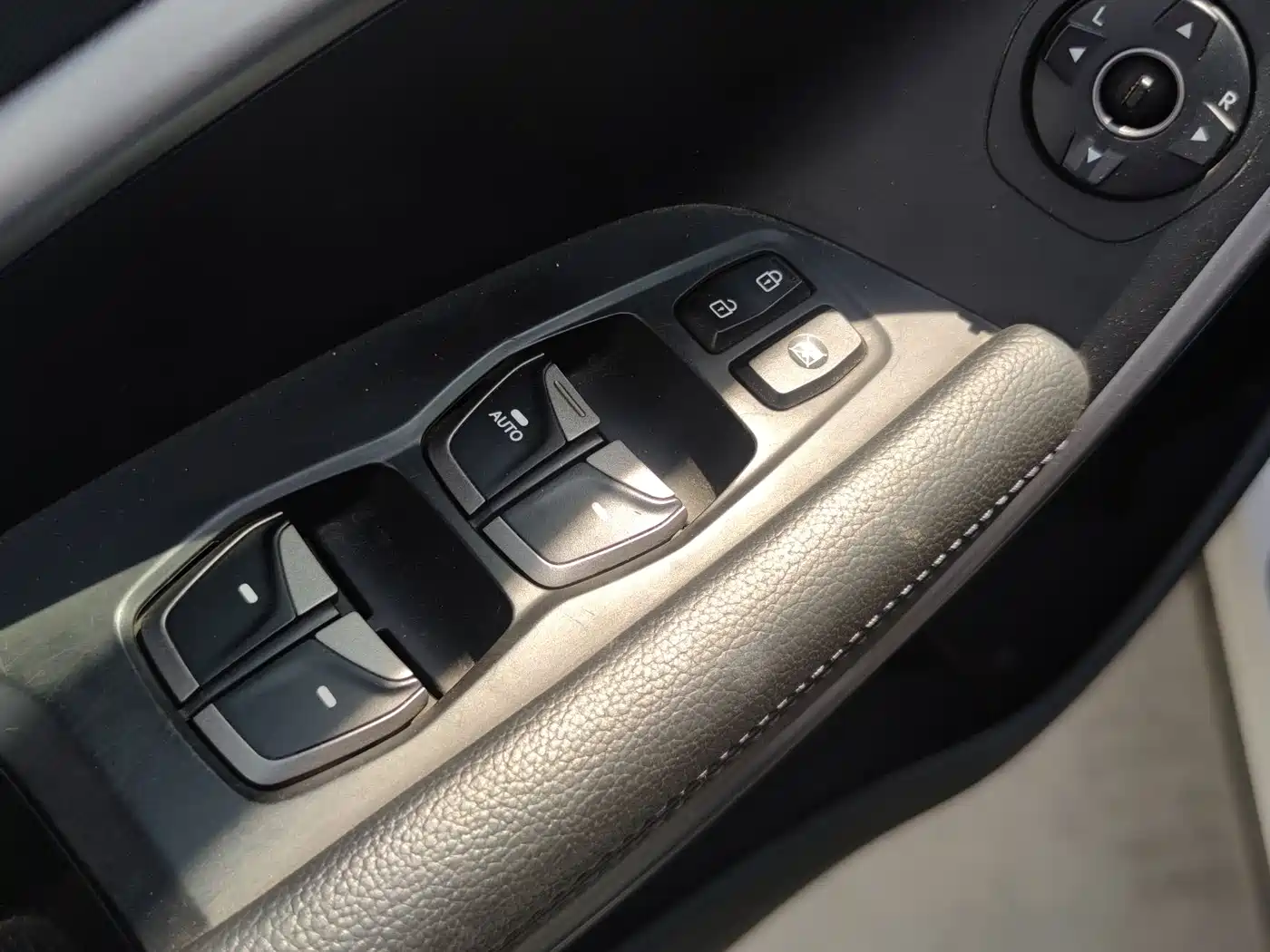 Hyundai Santa Fe 2013 Model 2.4L Automatic 2WD Smart фото 10