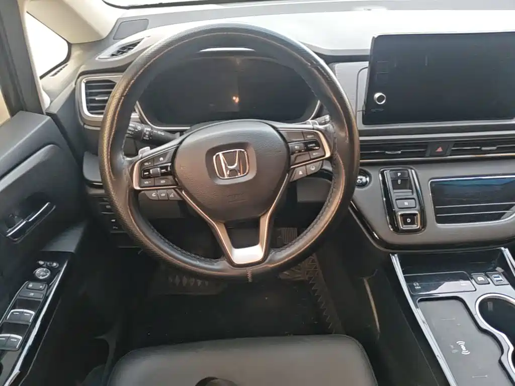 Фото 11 - Honda Elysion