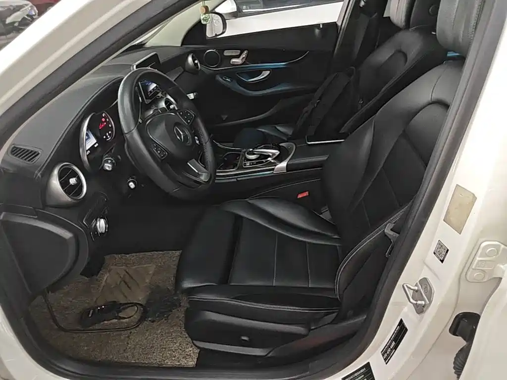 Фото 15 - Mercedes-Benz C-Class