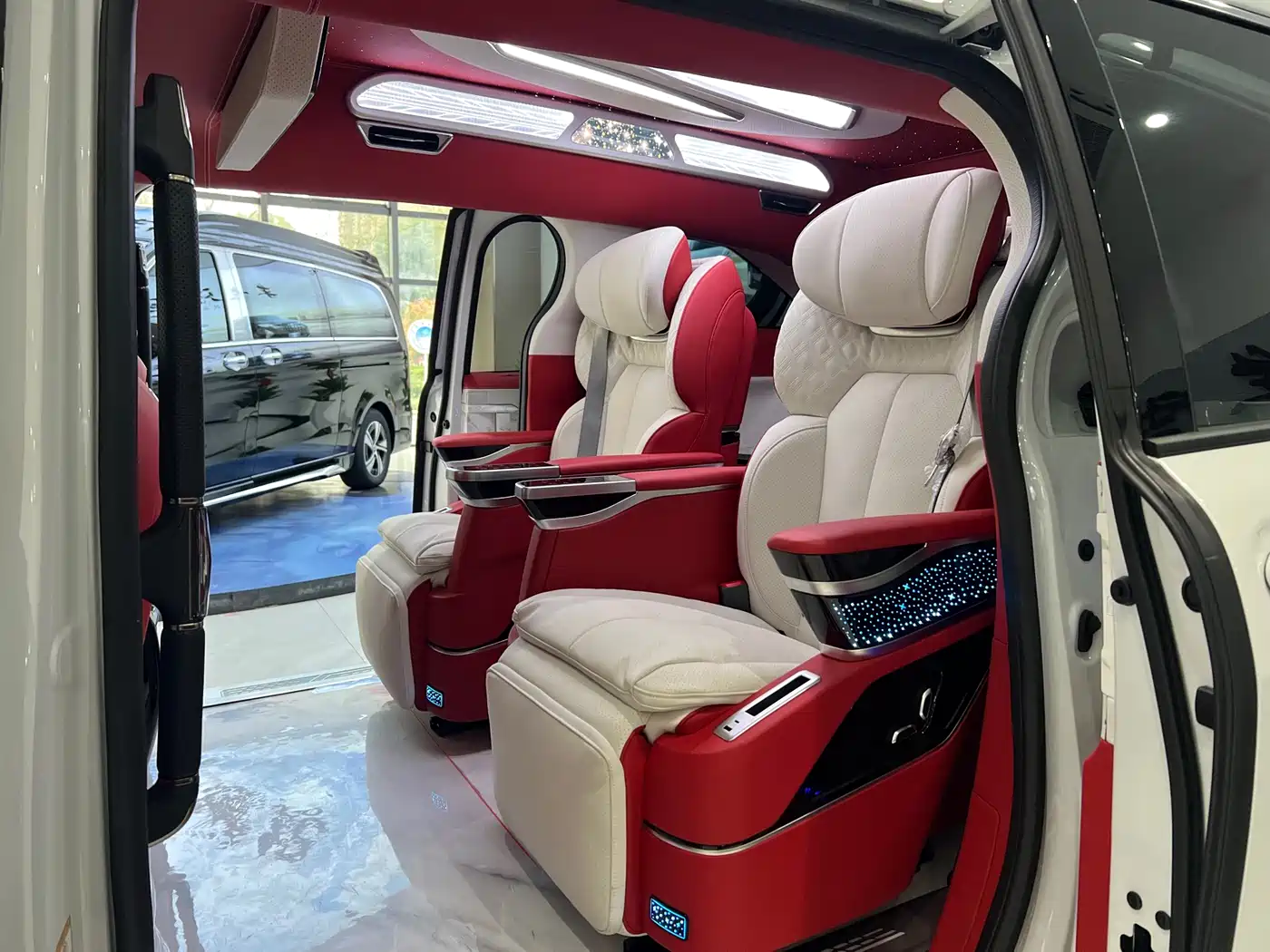 Toyota Sienna 2024 2.5L Hybrid Comfort Edition фото 11