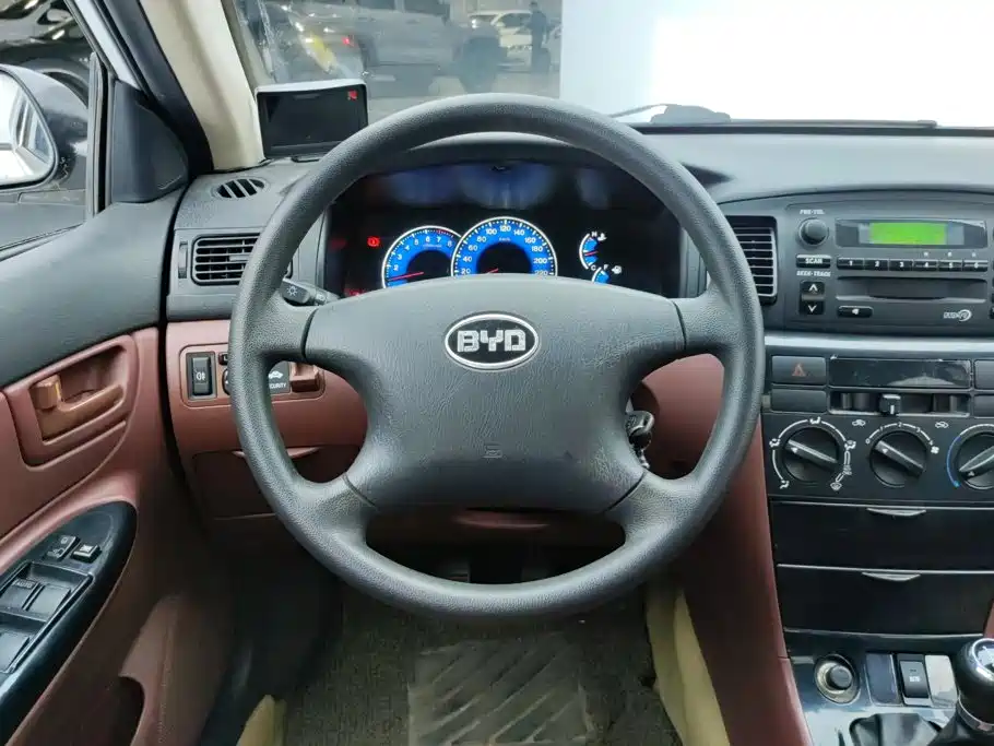 Фото 15 - BYD F3