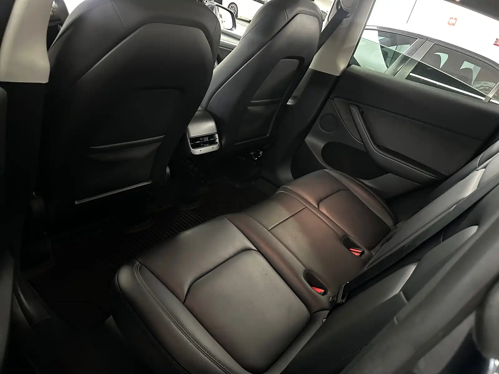 Фото 11 - Tesla Model Y